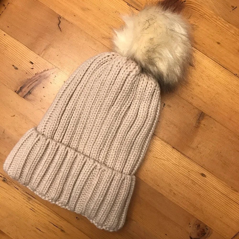 ⛄️Single Fur Ball Beanie Hat